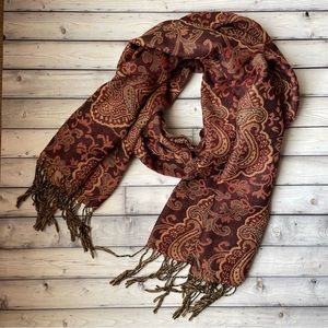 NWOT Womens Scarf